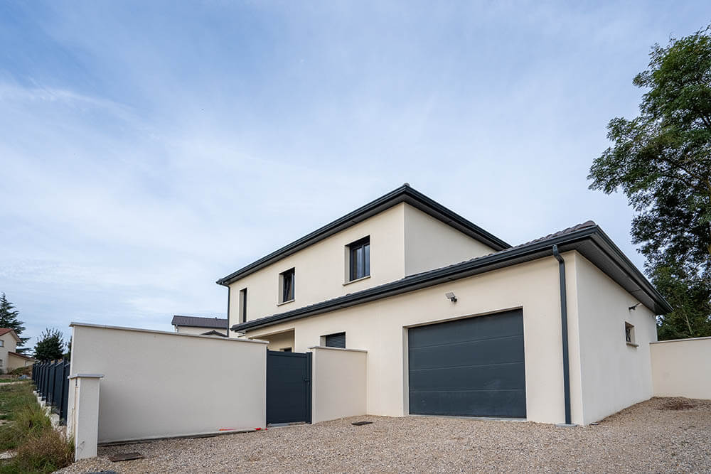 maison valtrea vue de l'exterieur